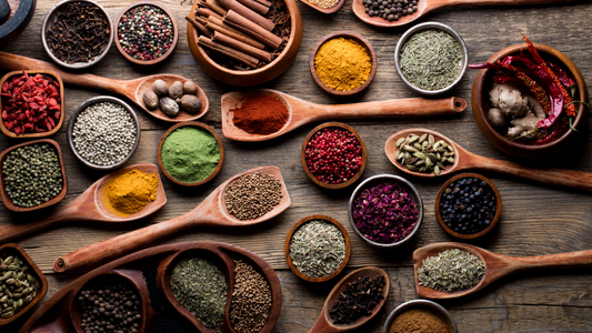 「えっ、カレーにワイン⁉」スパイスカレーとワインの美味しい関係♡