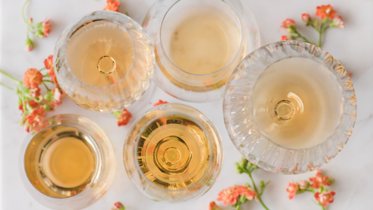 夏こそ飲みたい爽快白ワイン！キリッと冷やして美味しいおすすめ産地と品種ガイド