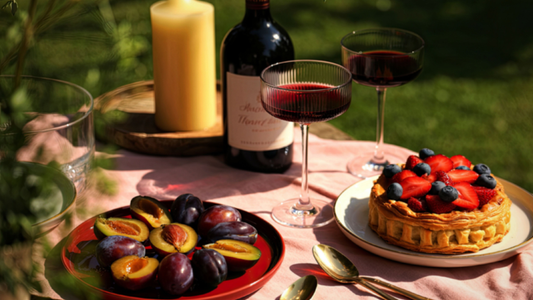 週末の贅沢。お取り寄せスイーツとワインで楽しむ「大人のデザートタイム」