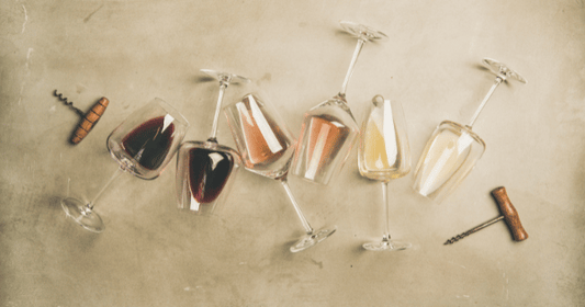 アップルワインとは？【ワイン好き必見】シードルとの違い、辛口の味わい、おすすめの飲み方まで徹底解説！