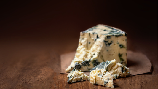 【自分へのご褒美】冬こそ濃厚な「貴腐ワイン」とブルーチーズの禁断ペアリング