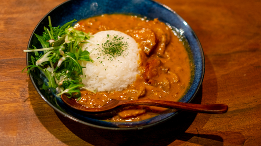 スパイスの魔法！カレーやエスニック料理を10倍楽しむワインの選び方